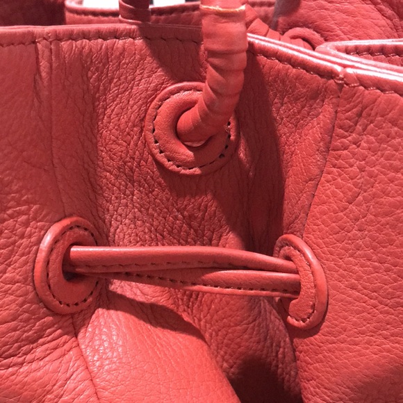 FIORE by ISABELLA FIORE Salmon Leather Shoulderbag - Picture 8 of 15